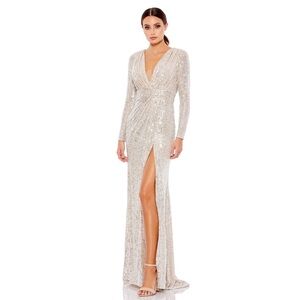NWT $398 MAC DUGGAL SEQUINED LONG SLEEVE GOWN DRESS SILVER NUDE 26490